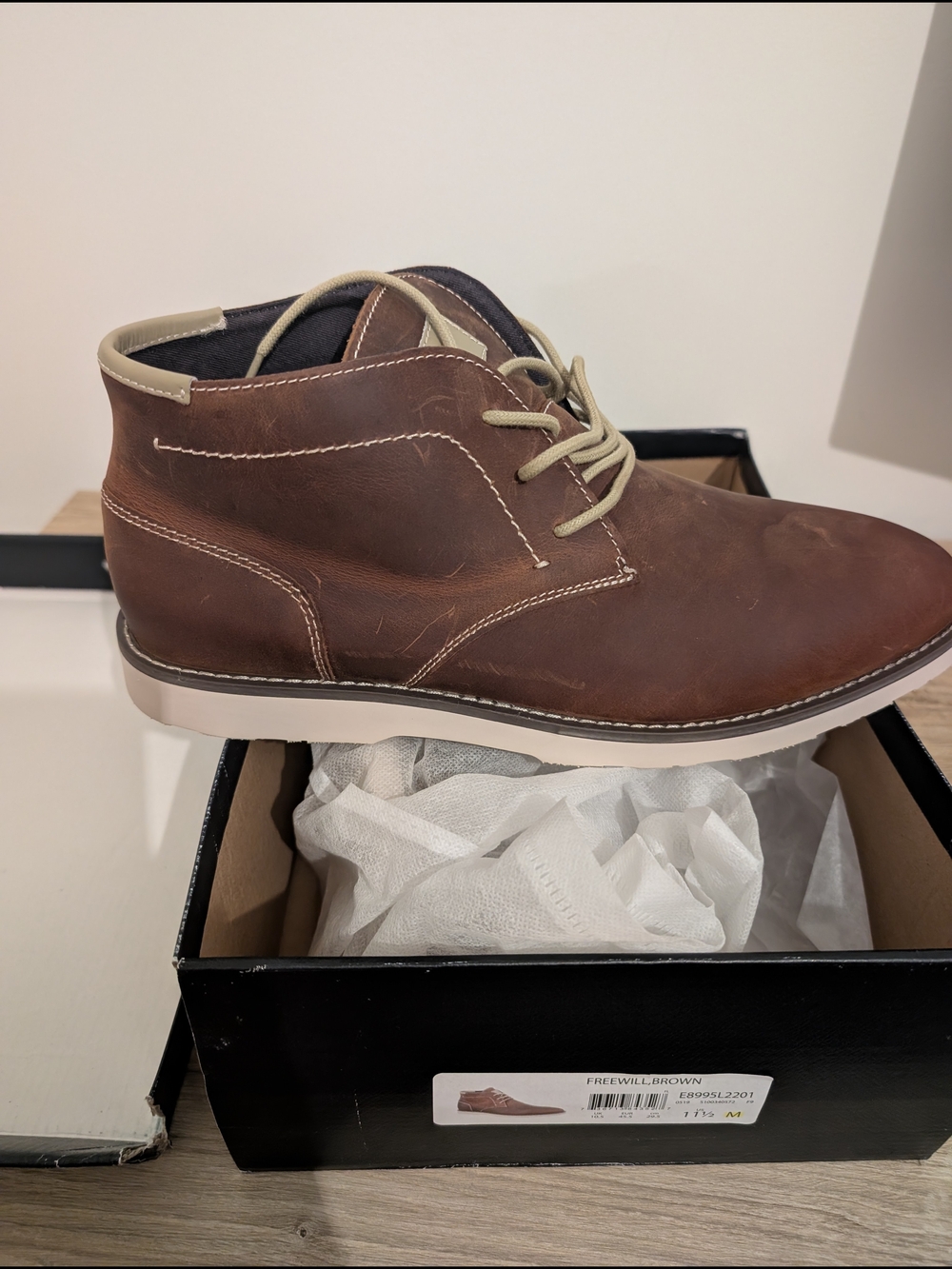 NWT 11.5 Men's Brown Leather Chukka Boots
